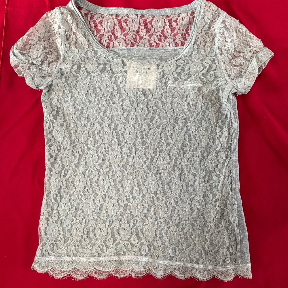 Abercrombie & Fitch lace T
